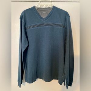 Men’s Van Heusen brand shirt, size large, 54%, cotton, 46% polyester.